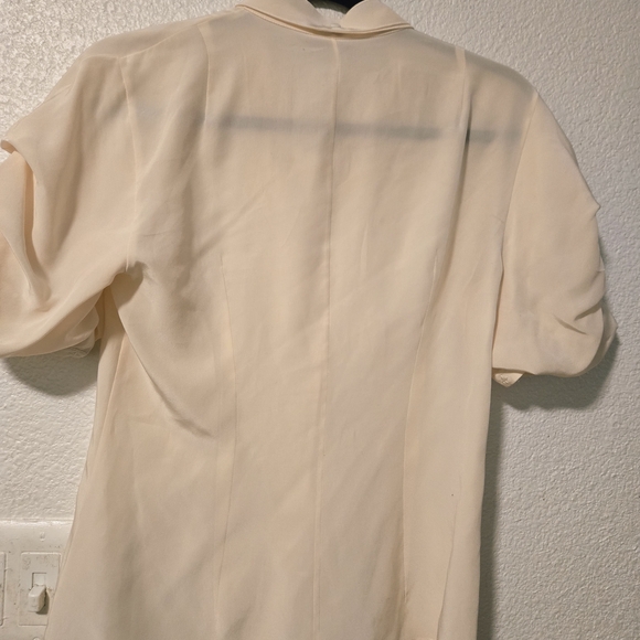 Elegant Women's Cream Blouse with Tie Accent - Picture 6 of 6